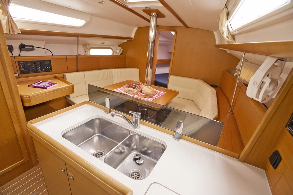 Sun Odyssey 36i (Lauren)  - 8