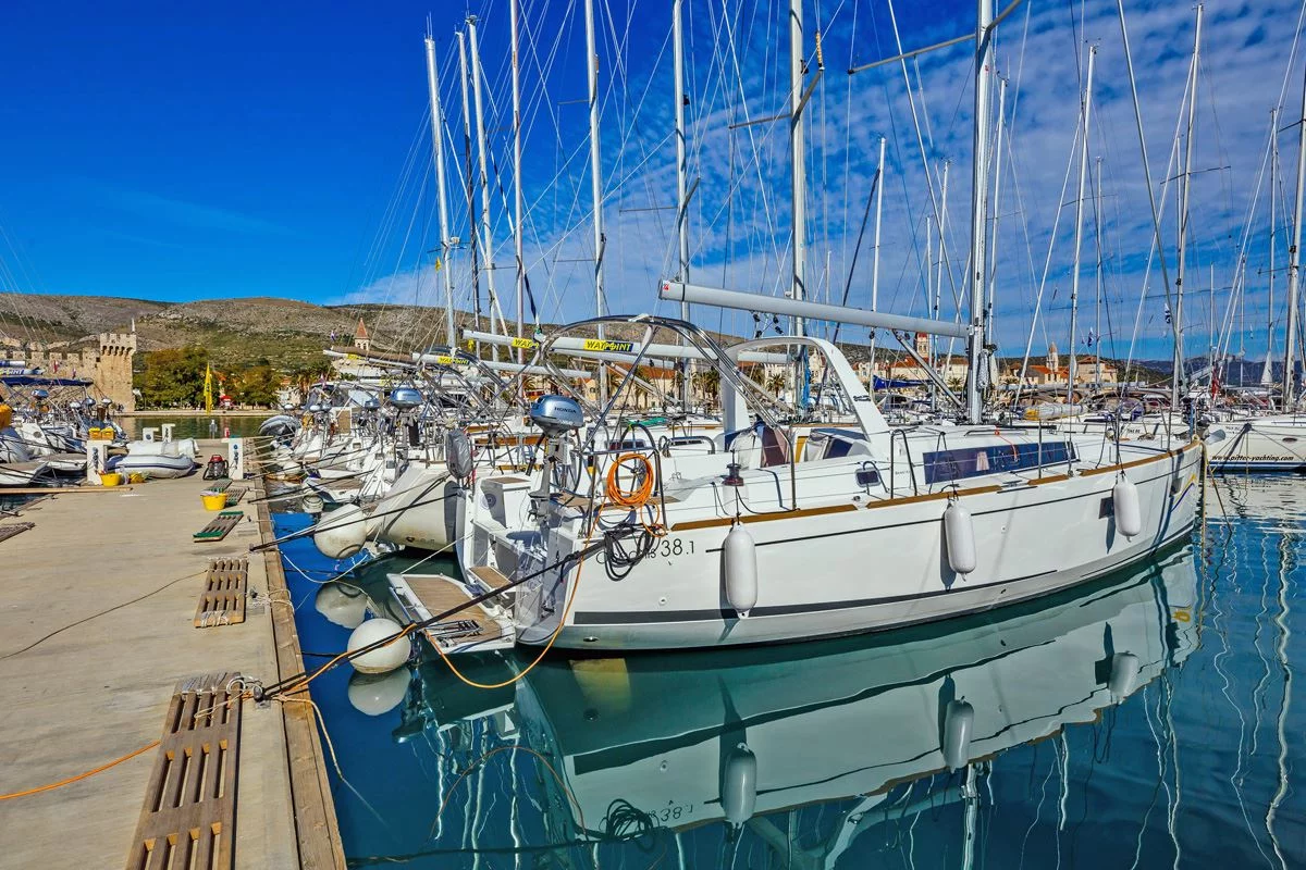 Oceanis 38.1 (Pleasure)  - 2