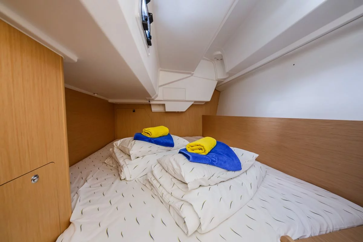 Oceanis 38.1 (Pleasure)  - 8