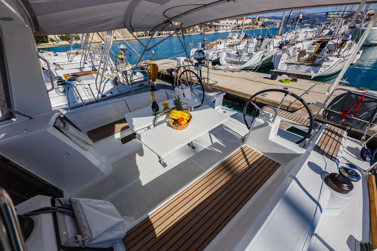 Oceanis 38.1 (Obsession)  - 4
