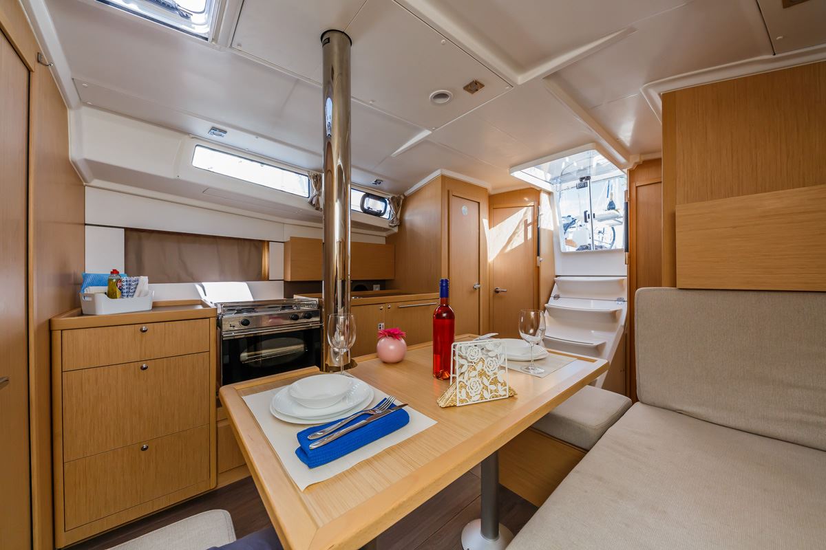 Photo #9 - Oceanis 38.1 (Obsession) in Dubrovnik - 43402