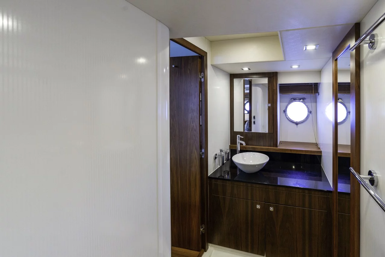 Sunseeker Manhattan 63 (2 Drunk)  - 23