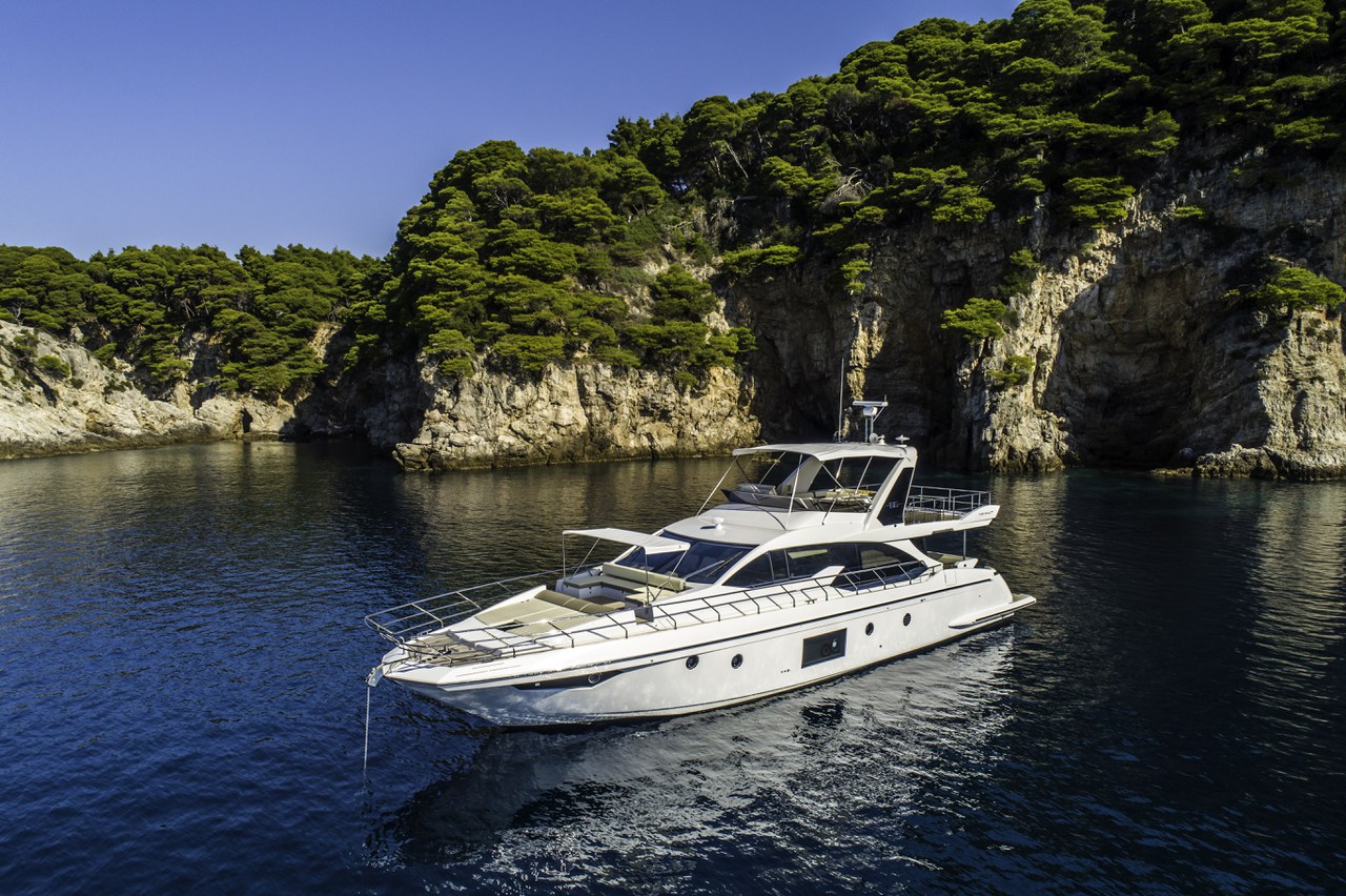 Photo #3 - Azimut 66 (Tamara II) in Trogir - 43444