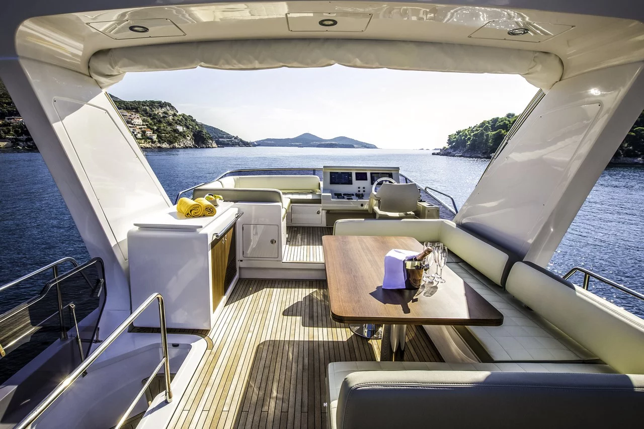 Azimut 66 (Tamara II)  - 10