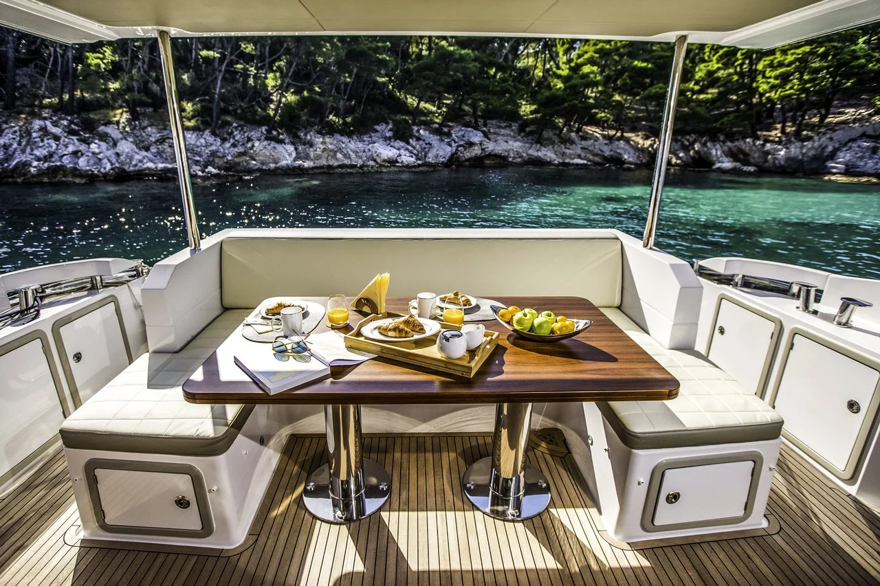 Azimut 66 (Tamara II)  - 11
