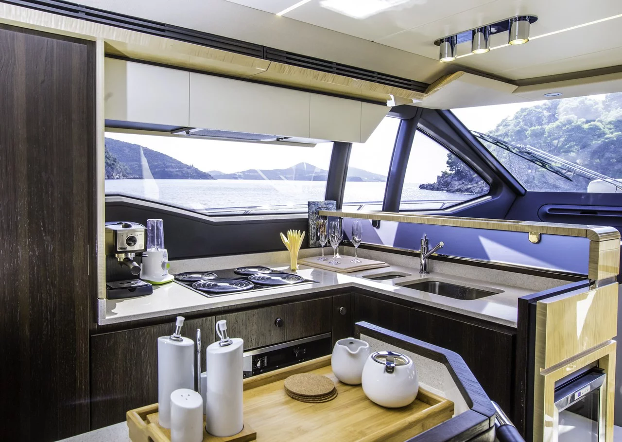 Azimut 66 (Tamara II)  - 14