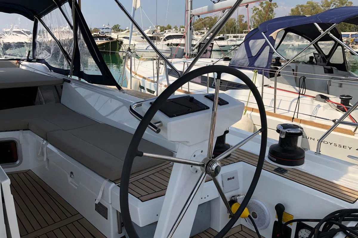 Oceanis 51.1 - 5 + 1 cab. (Christina)  - 9
