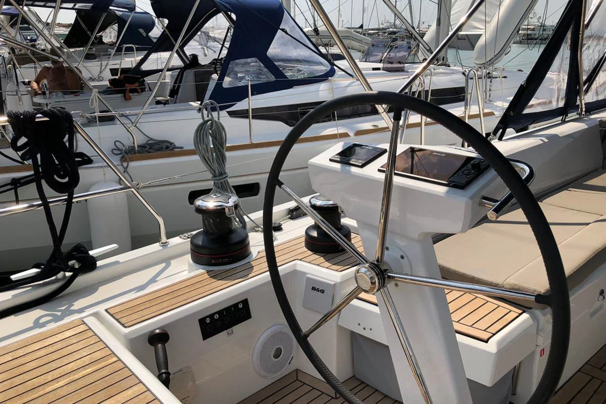 Oceanis 51.1 - 5 + 1 cab. (Christina)  - 10