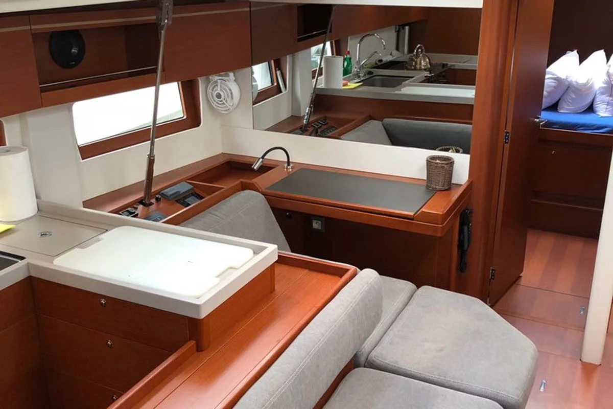 Oceanis 51.1 - 5 + 1 cab. (Christina)  - 12