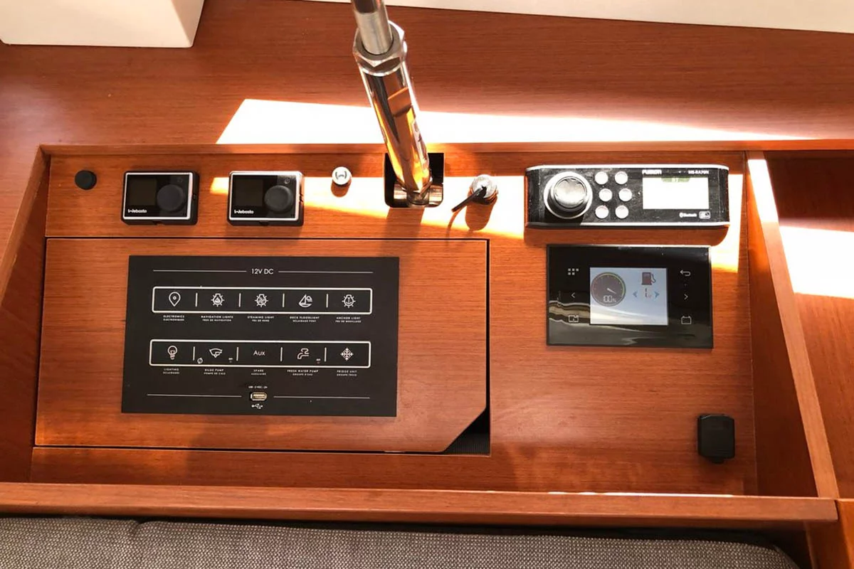 Oceanis 51.1 - 5 + 1 cab. (Christina)  - 15