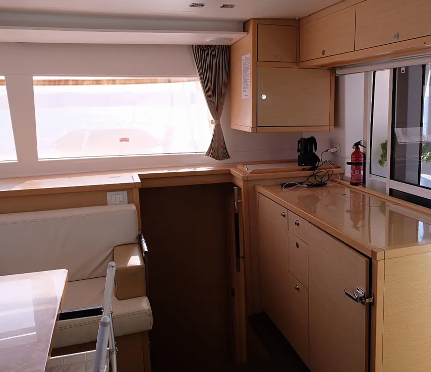 Photo #12 - Lagoon 450 F - 4 + 2 cab. (Iris IV) in Athens - 43477