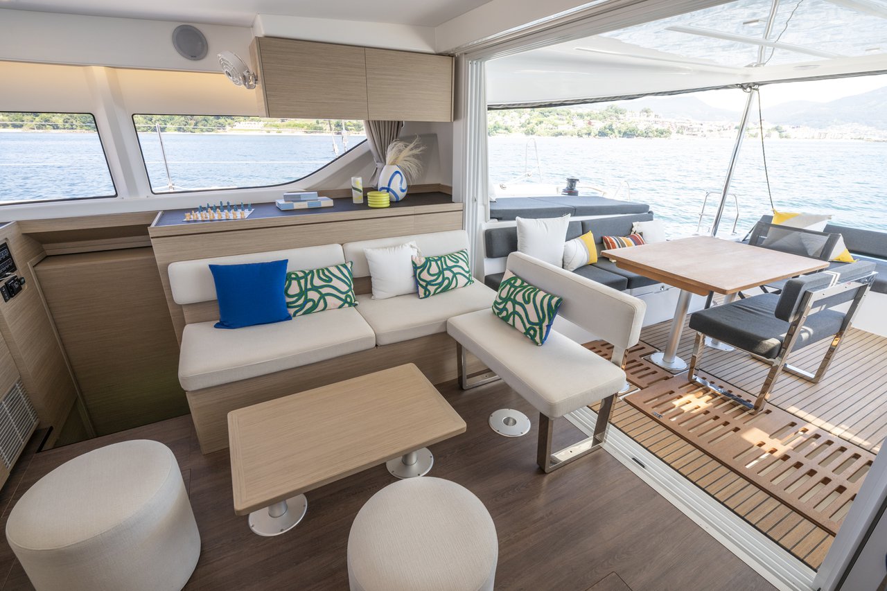 Lagoon 43 - 4 + 1 cab. — photo 11