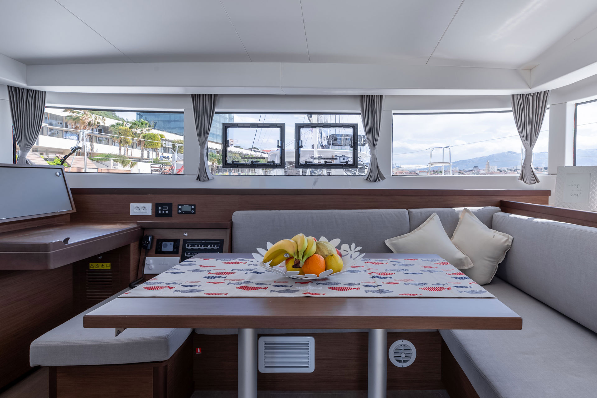 Lagoon 40 - 4 + 2 cab — photo 12