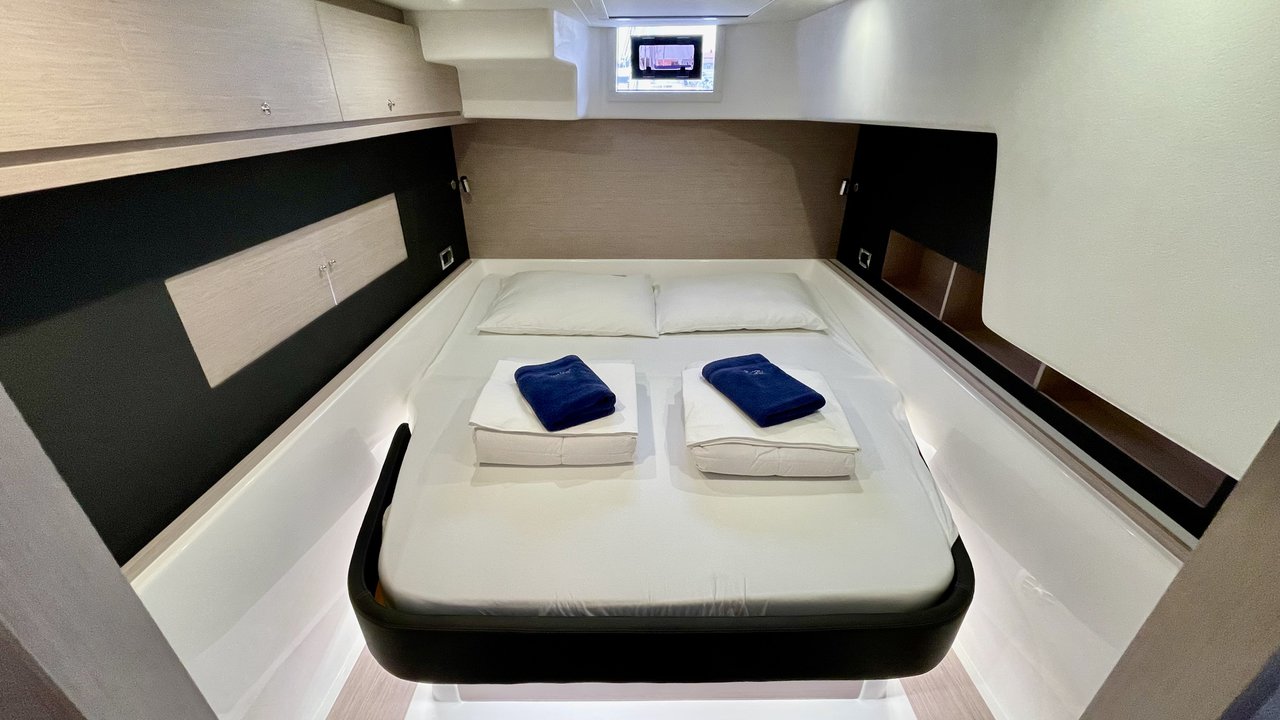 Photo #34 - Dufour 48 Catamaran - 5 + 1 cab. (LoveMarine) en Pirovac - 43659