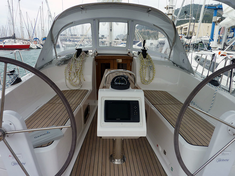 Photo #3 - Bavaria Cruiser 37 - 3 cab. (Alena) in El Arenal - 43674