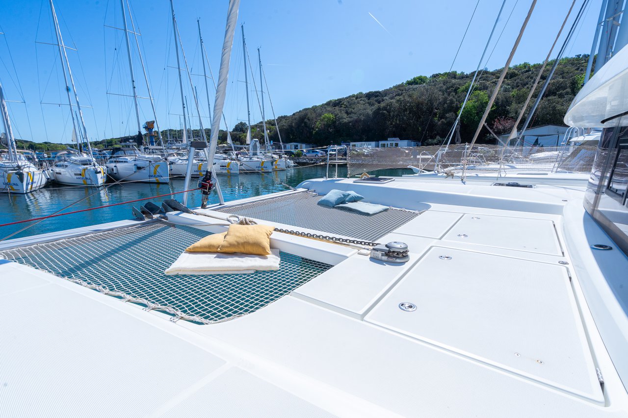 Photo #4 - Lagoon 42 - 4 + 2 cab. (Fleur de Sel) in Pula - 43703