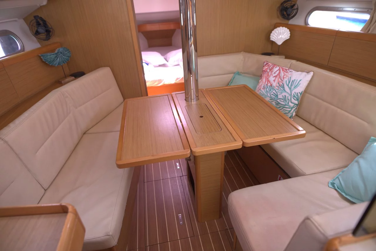 Sun Odyssey 36i (Candy)  - 13