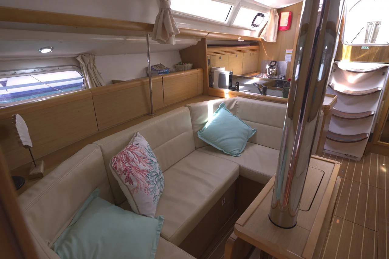 Sun Odyssey 36i (Candy)  - 14