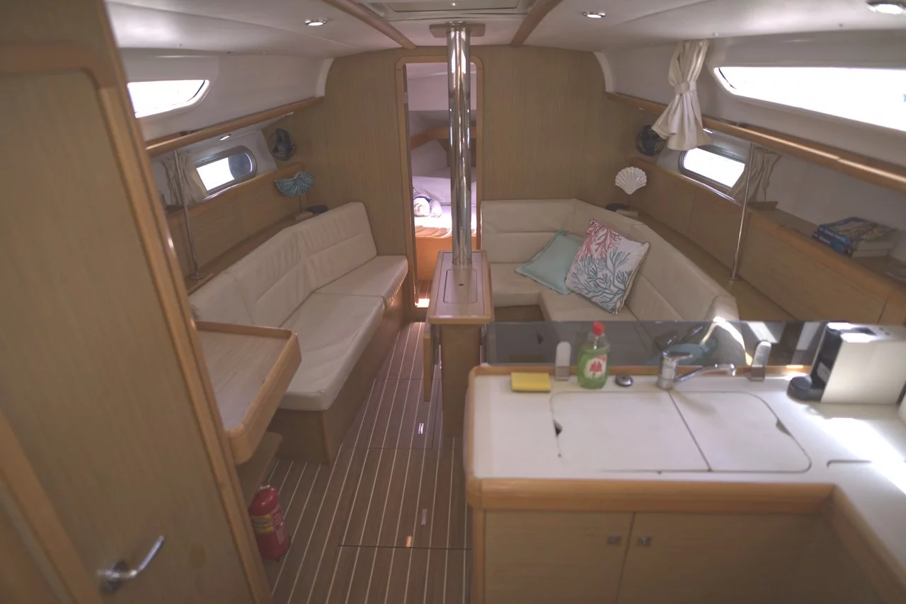 Sun Odyssey 36i (Candy)  - 15