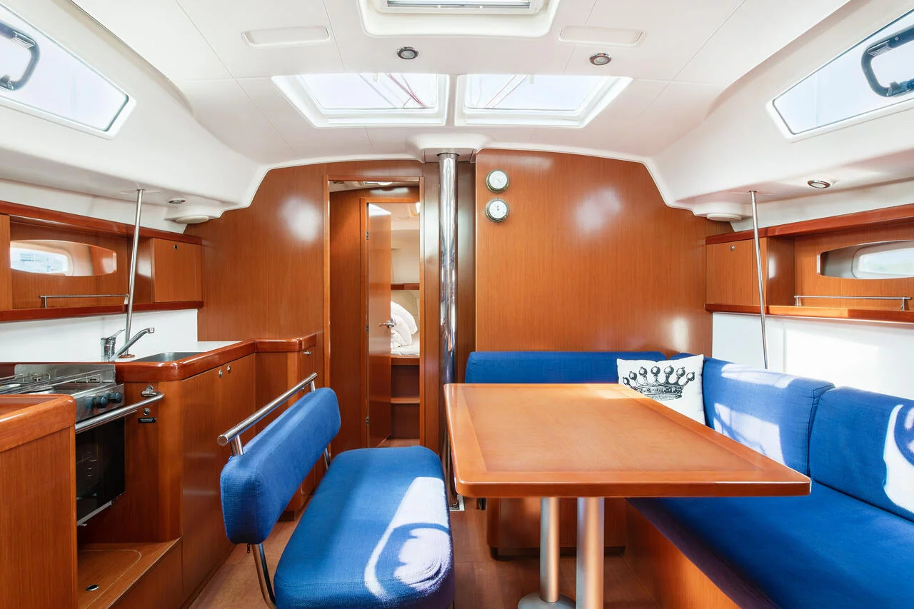Oceanis 43 (Queen Ann)  - 7