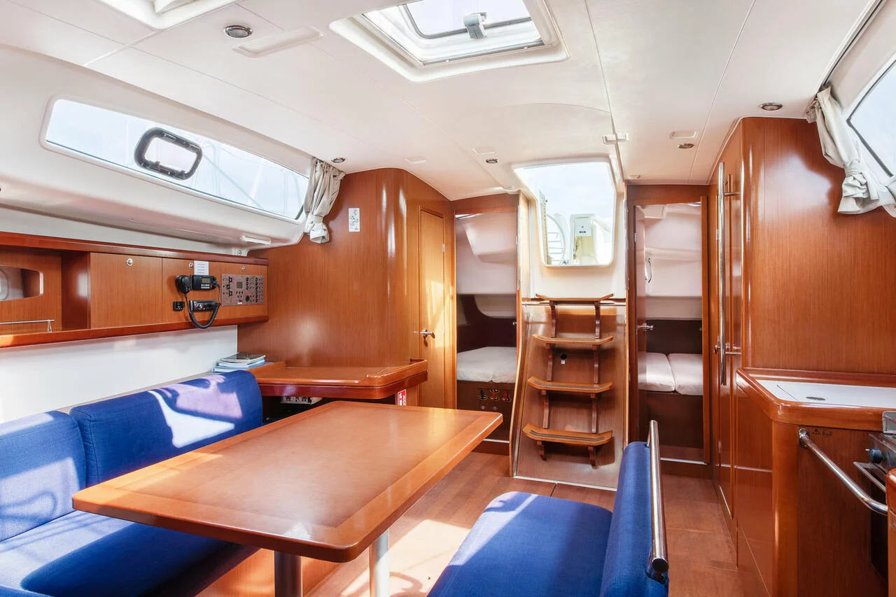 Oceanis 43 (Queen Ann)  - 8