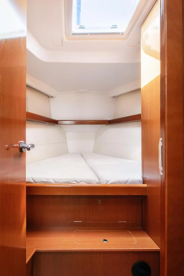 Oceanis 43 (Queen Ann)  - 13
