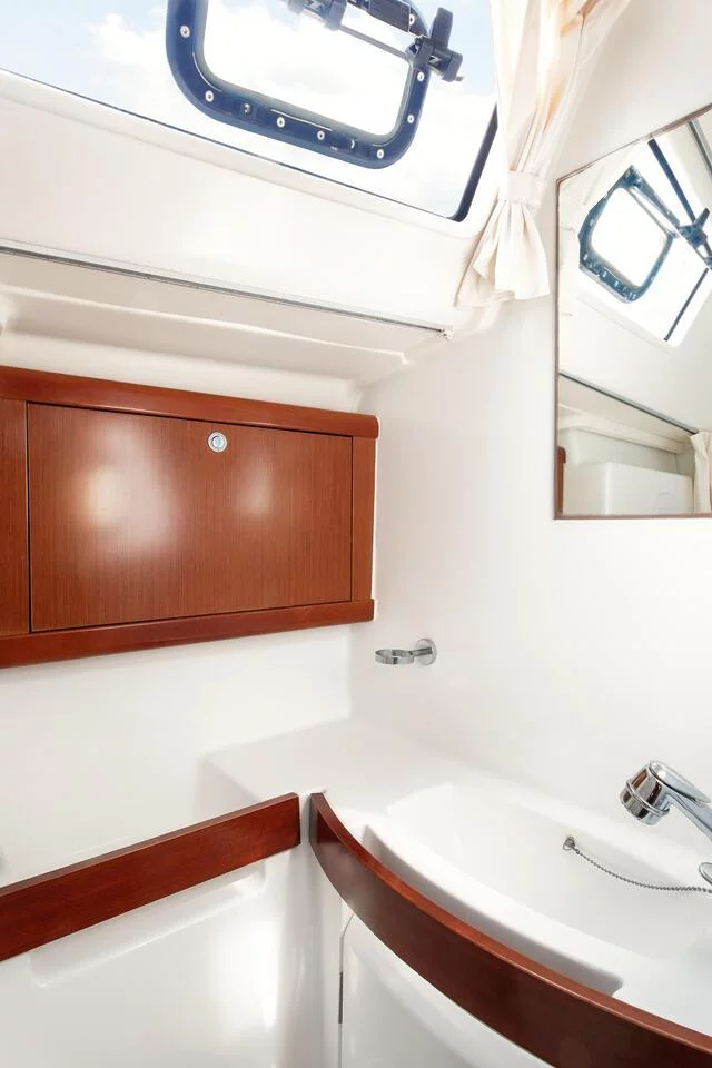 Oceanis 43 (Queen Ann)  - 16