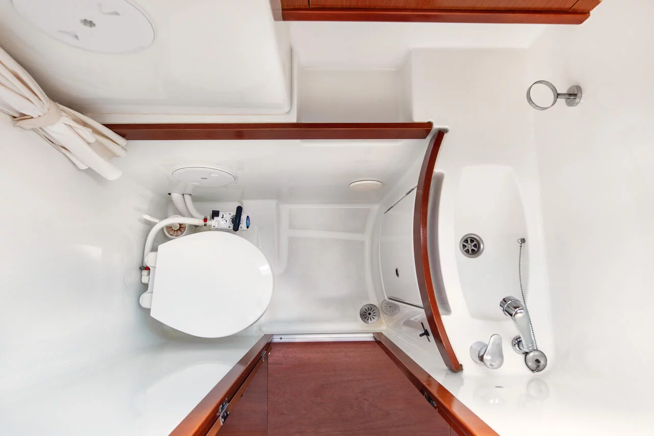 Oceanis 43 (Queen Ann)  - 17