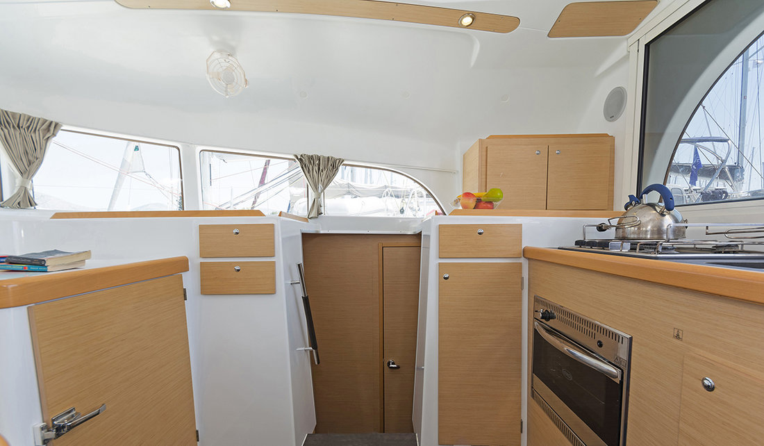 Photo #21 - Lagoon 380 - 4 + 2 cab. (Bellevue) in Atene - 43800