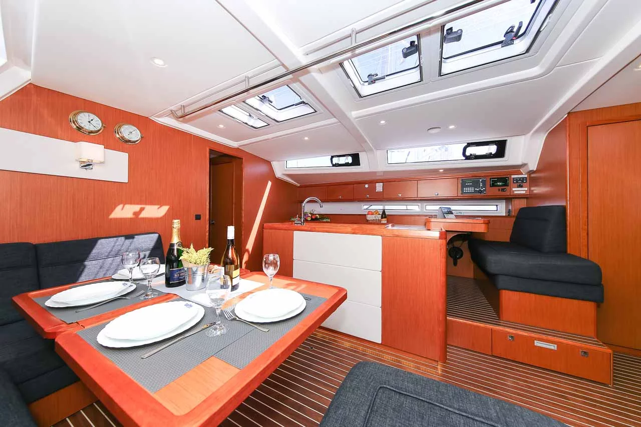 Bavaria Cruiser 56 - 5 + 1 cab. (Domo)  - 11
