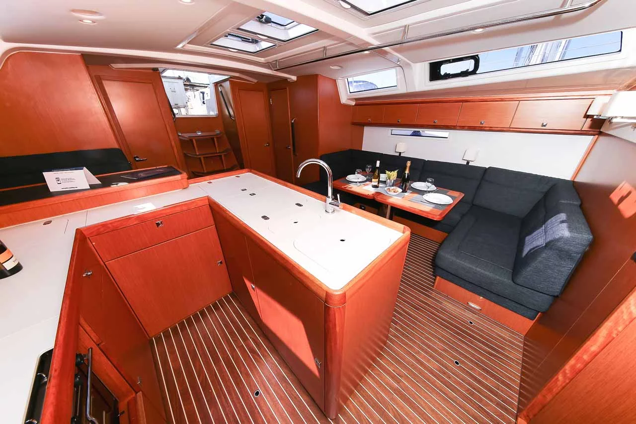 Bavaria Cruiser 56 - 5 + 1 cab. (Domo)  - 13