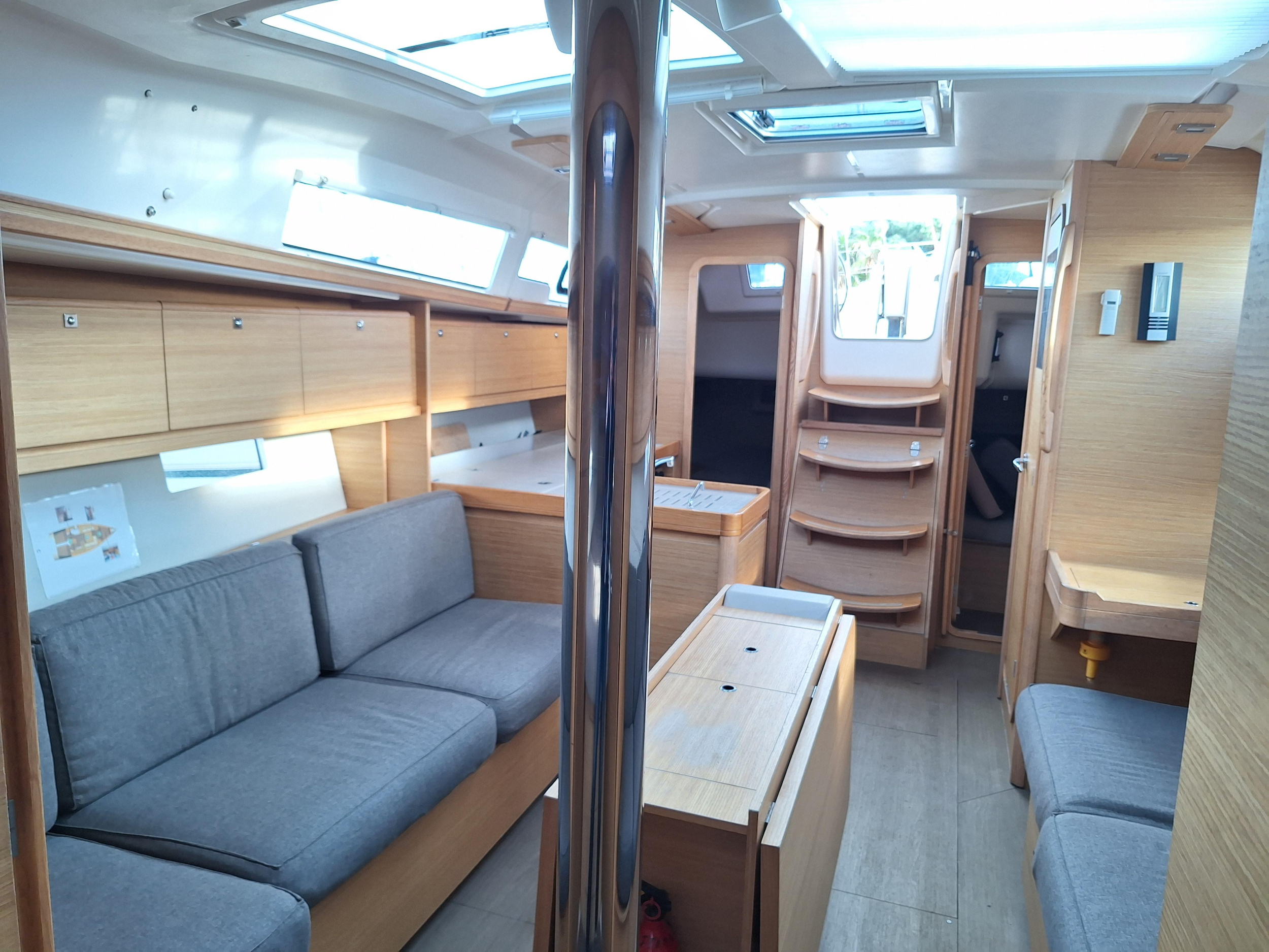Dufour 382 GL — photo 9