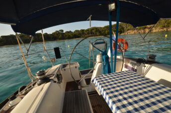 Photo #3 - Dufour 44 - 3 cab.* (Leitmotiv II) in Tolone - 61407