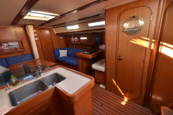 Photo #7 - Dufour 44 - 3 cab.* (Leitmotiv II) in Tolone - 61407
