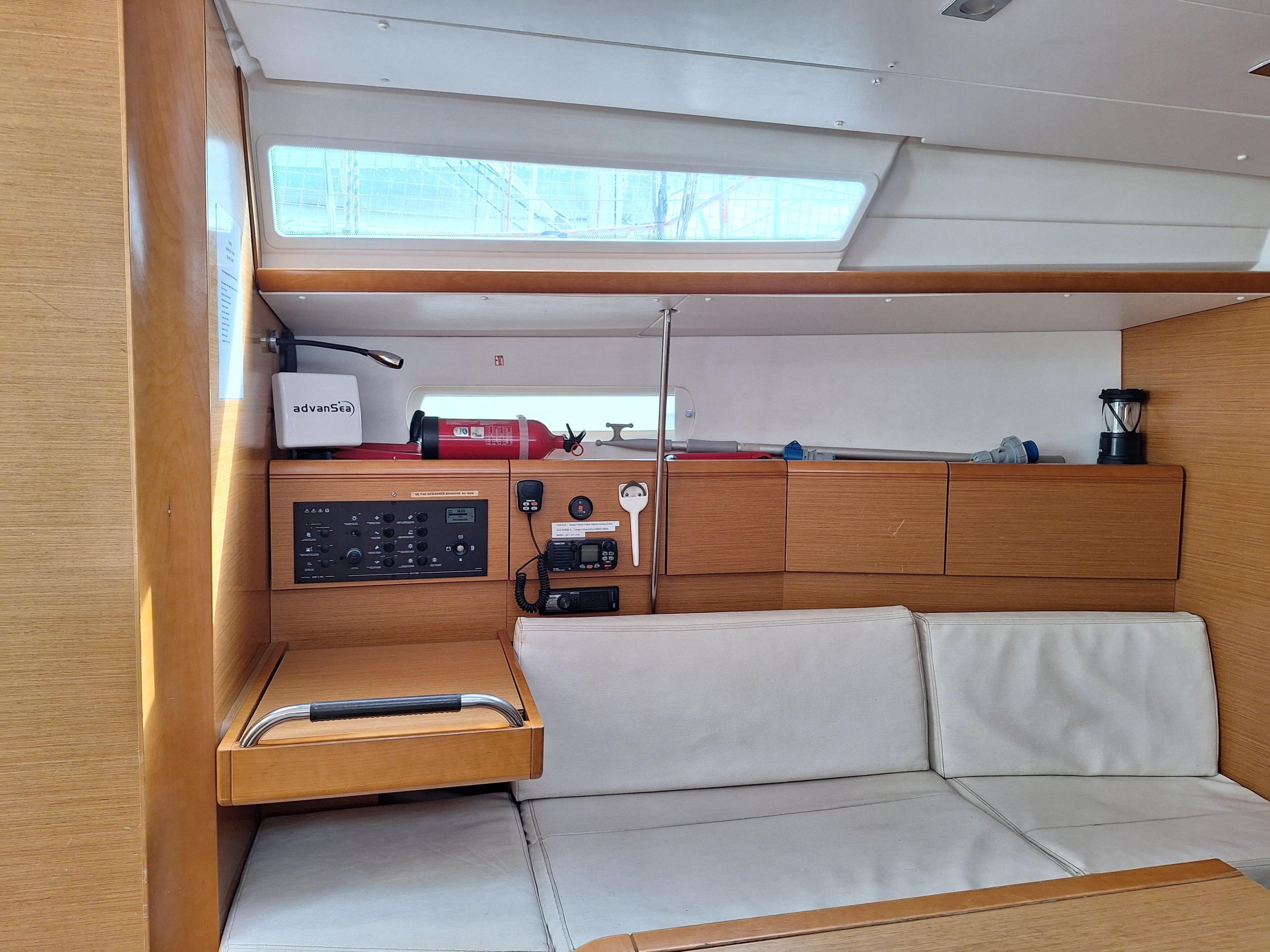 Sun Odyssey 379 — photo 9