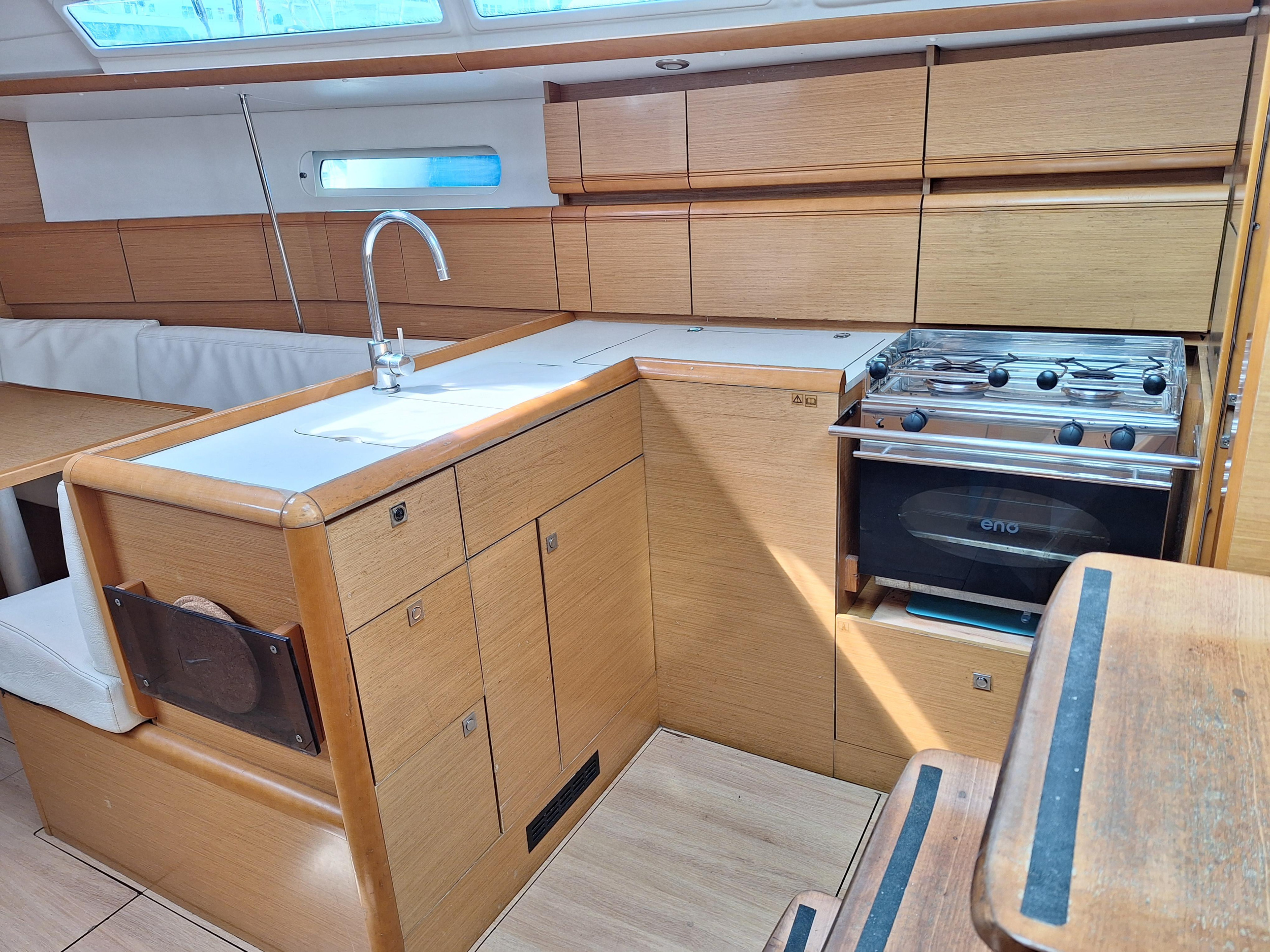 Sun Odyssey 379 — photo 11