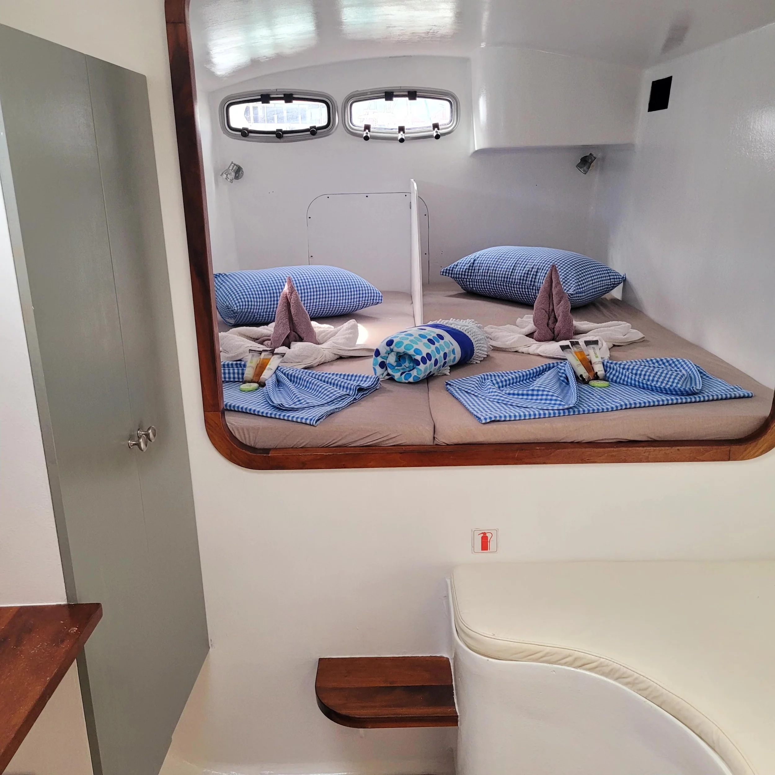 Sea-Tribe DH550 (Valerie)  - 2