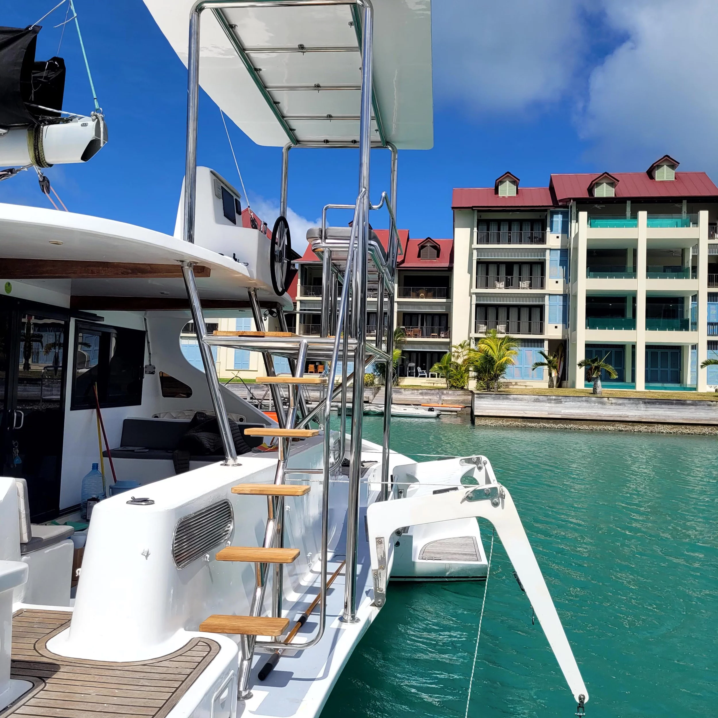 Sea-Tribe DH550 (Valerie)  - 3