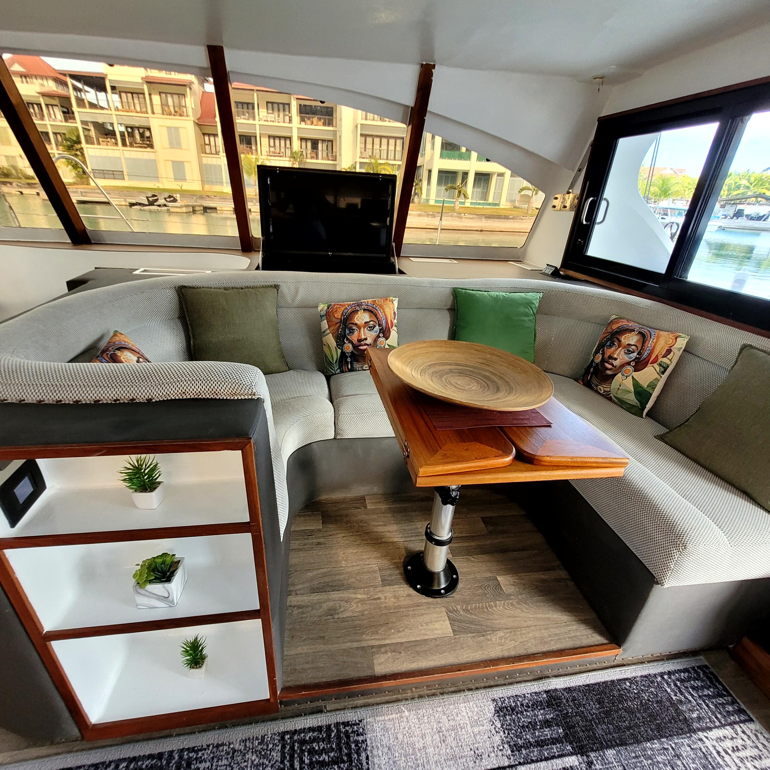 Photo #10 - Sea-Tribe DH550 (Valerie) en Mahé - 61292