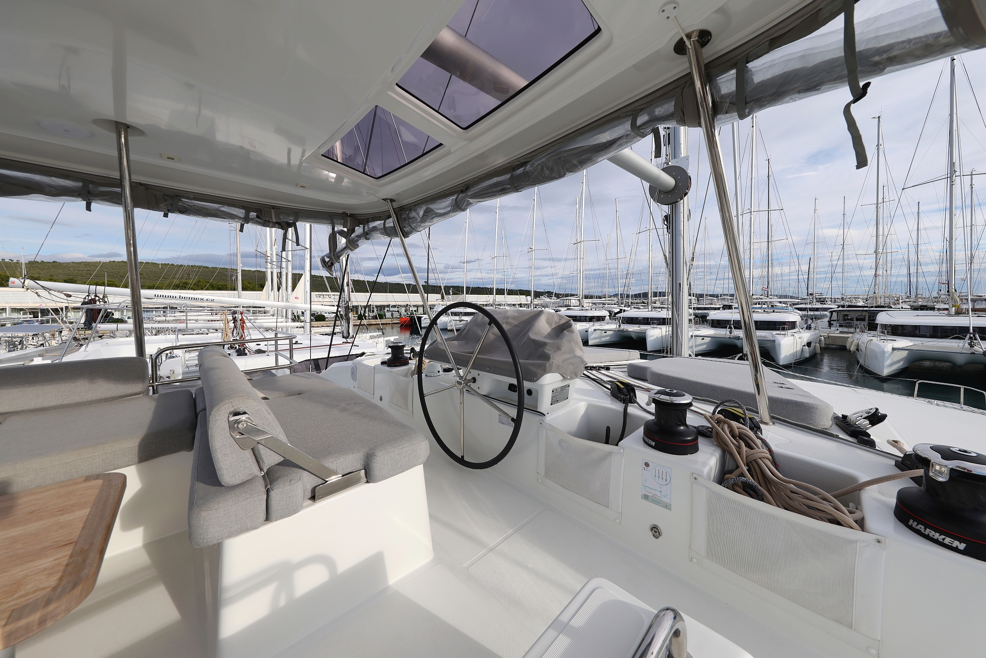 Lagoon 51 - 6 + 2 cab. — photo 10