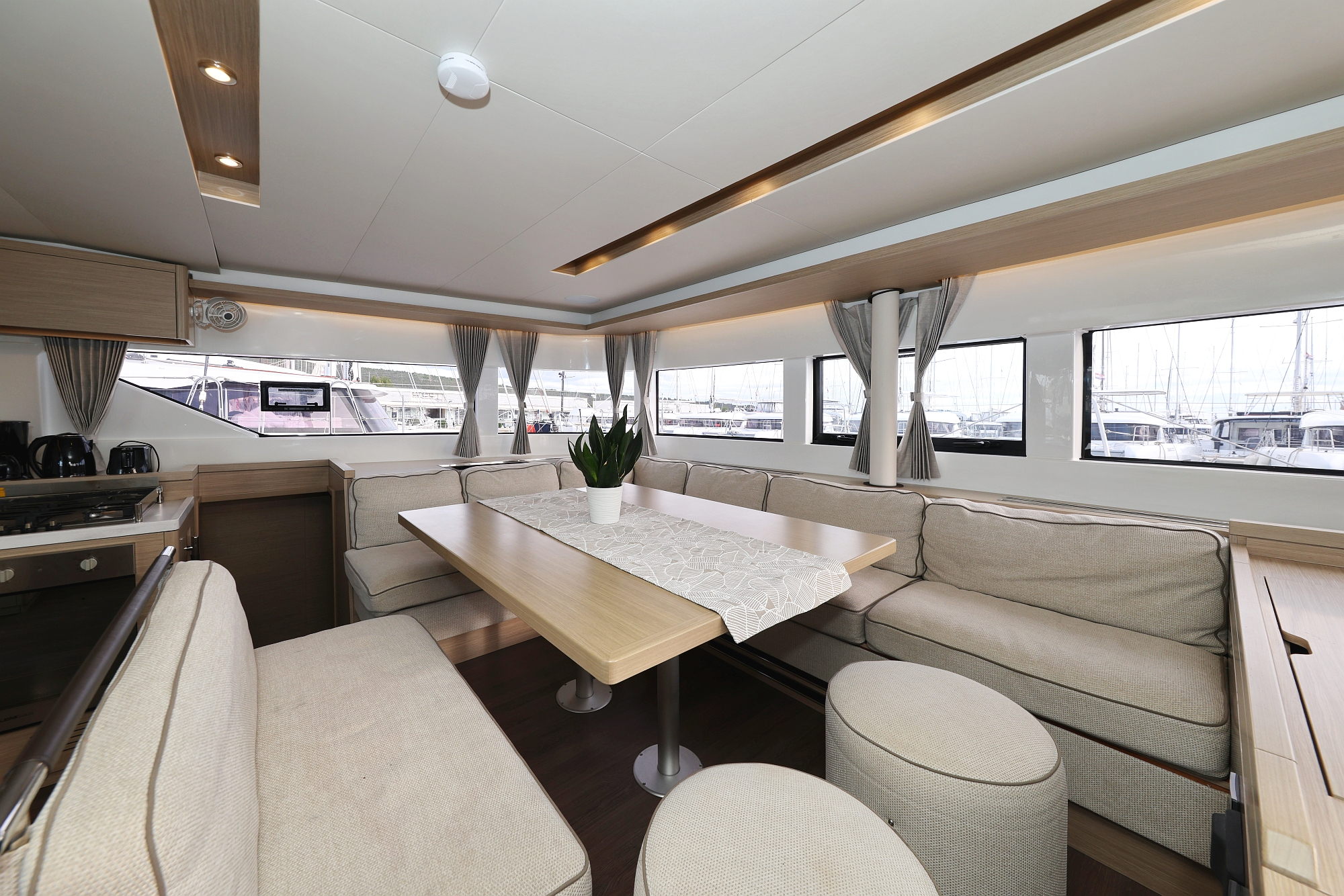 Lagoon 51 - 6 + 2 cab. — photo 34