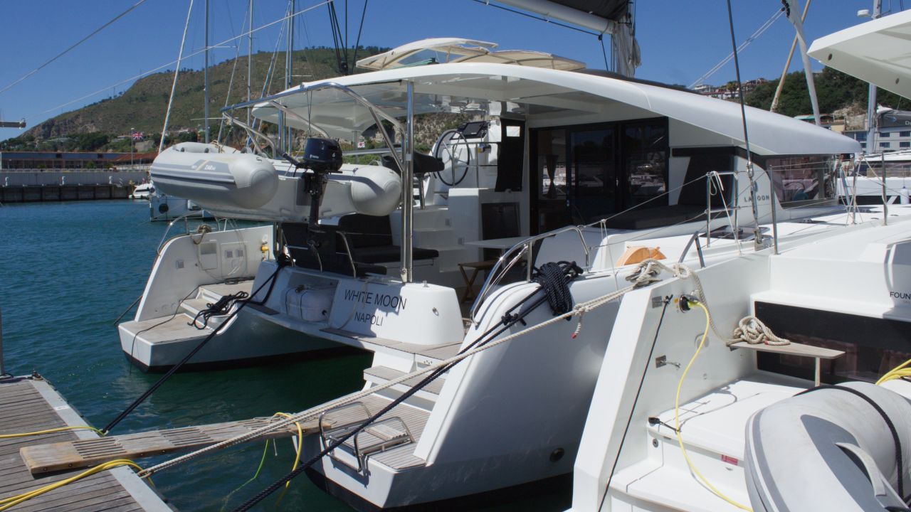 Lagoon 42 - 4 + 2 cab. — photo 3