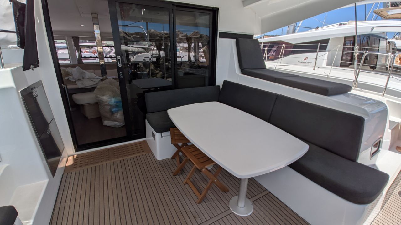 Lagoon 42 - 4 + 2 cab. — photo 8