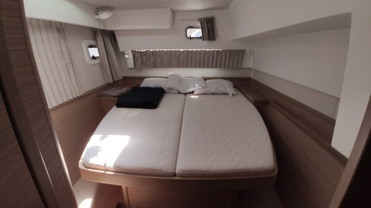 Lagoon 42 - 4 + 2 cab. — photo 11