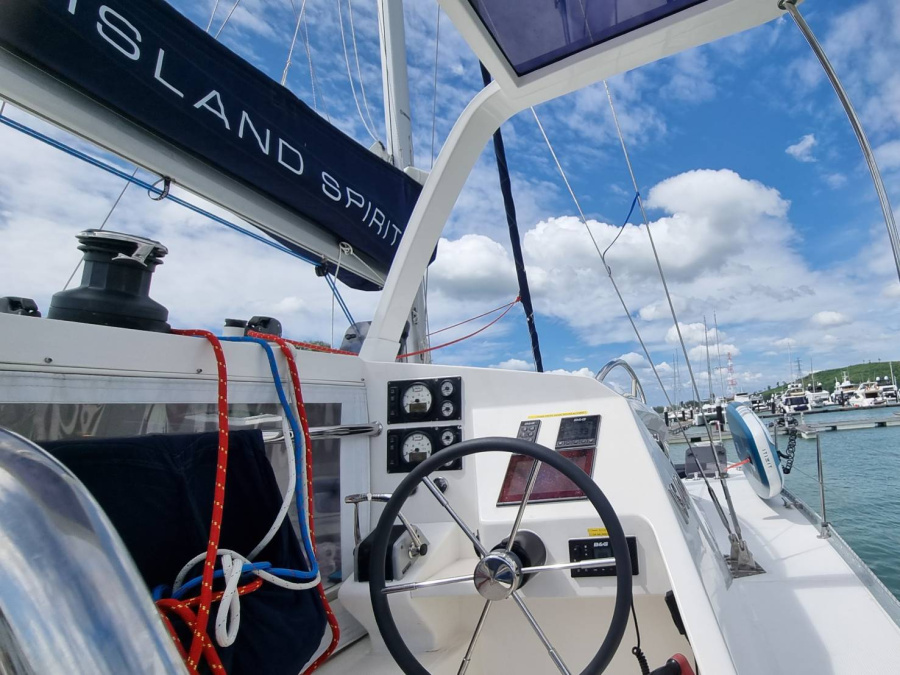 Island Spirit 410 — photo 4