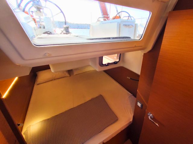 Sun Odyssey 440 - 4 cab. — photo 9