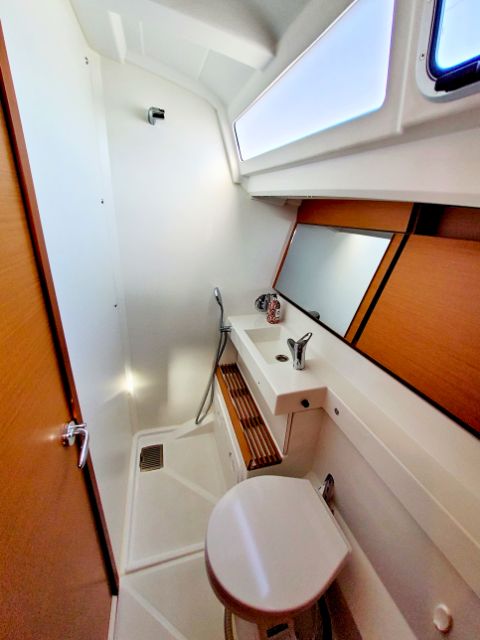 Sun Odyssey 440 - 4 cab. — photo 12