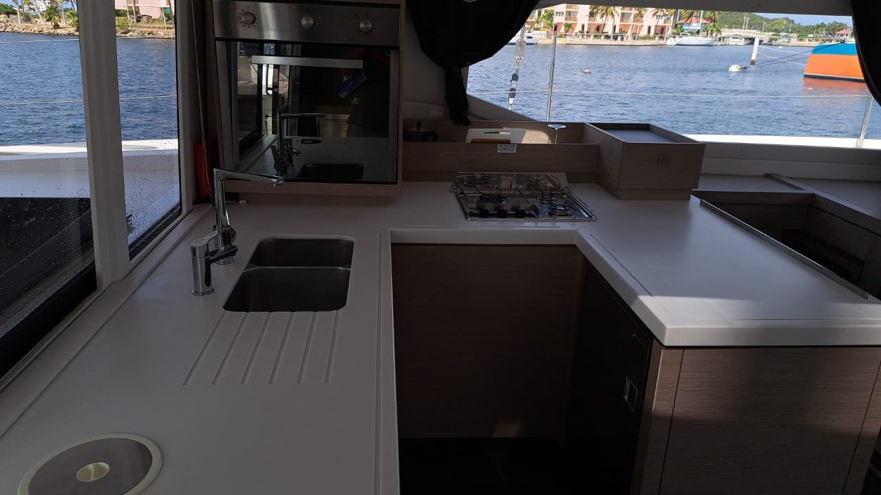 Fountaine Pajot Astrea 42 - 4 + 2 cab. — photo 15