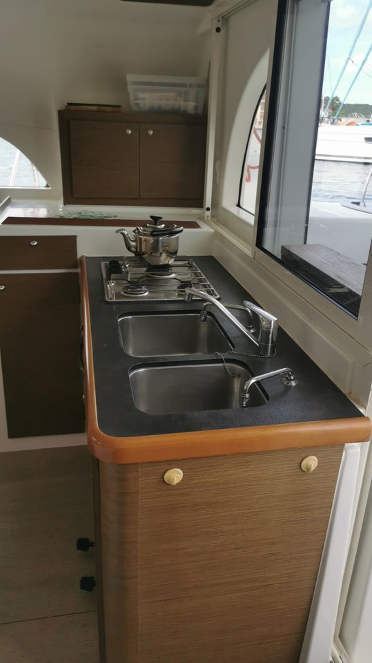 Lagoon 380 - 4 cab. — photo 9