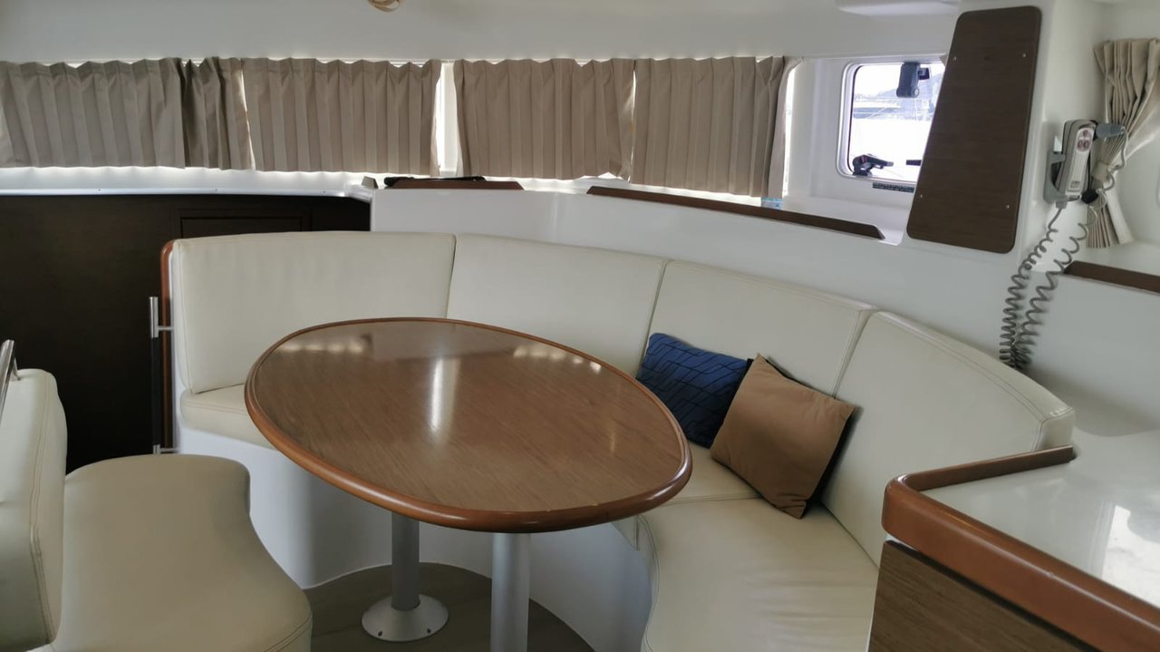 Lagoon 380 - 4 cab. — photo 10